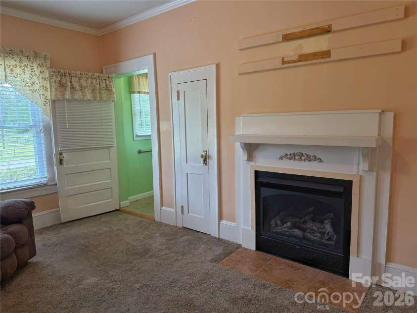 2102 Hickory Grove Road, Gastonia, NC 28056.  MLS# CAR4362956, YatesRealty ID 13319. 