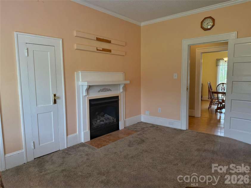 2102 Hickory Grove Road, Gastonia, NC 28056.  MLS# CAR4362956, YatesRealty ID 13319. 