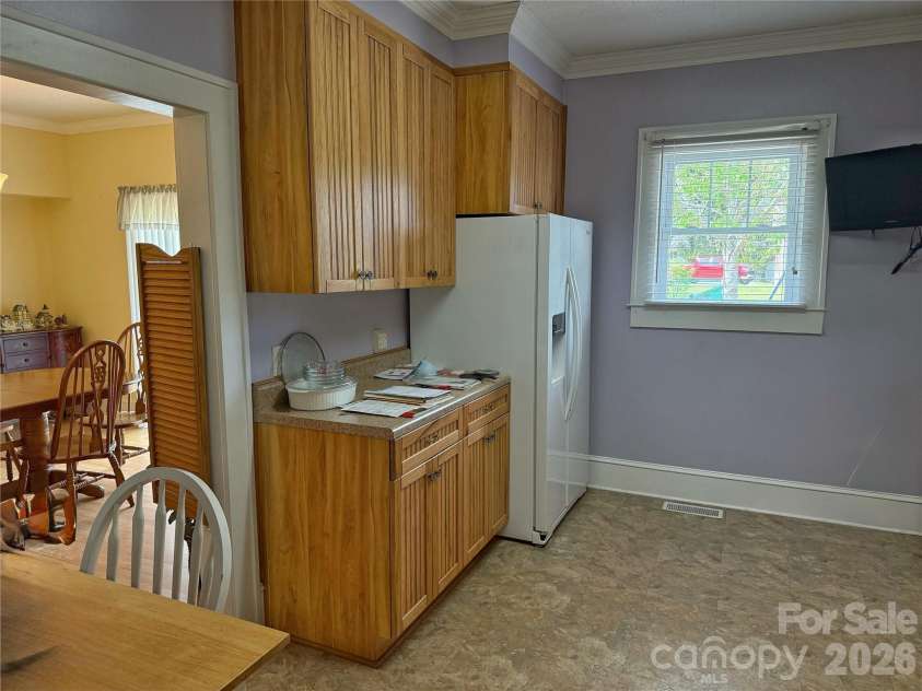 2102 Hickory Grove Road, Gastonia, NC 28056.  MLS# CAR4362956, YatesRealty ID 13319. 