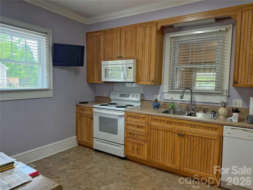 2102 Hickory Grove Road, Gastonia, NC 28056.  MLS# CAR4362956, YatesRealty ID 13319. 