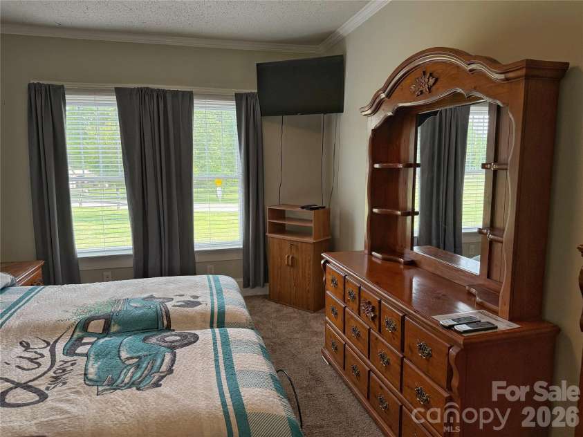 2102 Hickory Grove Road, Gastonia, NC 28056.  MLS# CAR4362956, YatesRealty ID 13319. 