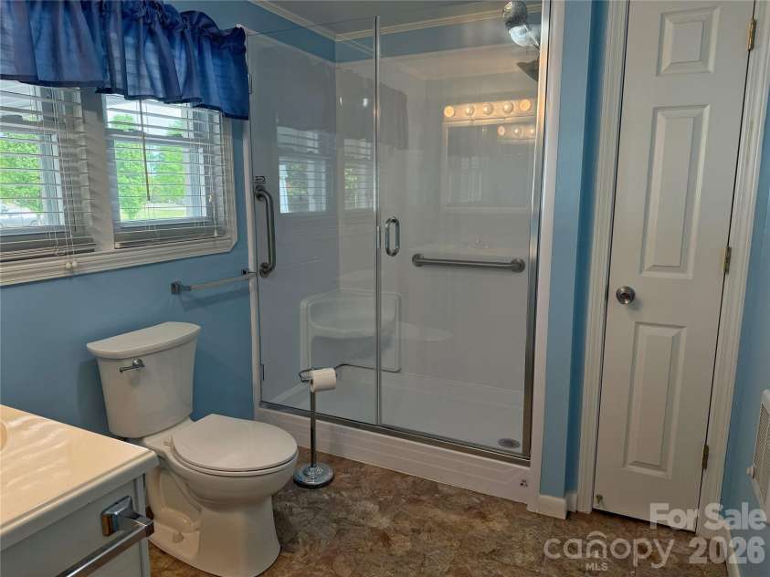 2102 Hickory Grove Road, Gastonia, NC 28056.  MLS# CAR4362956, YatesRealty ID 13319. 