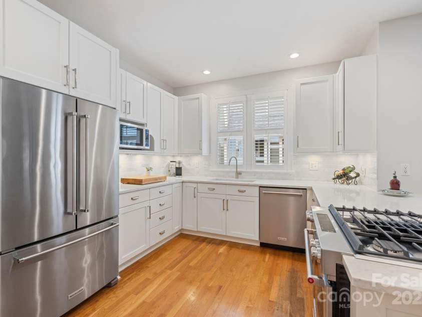 2306 Club Road, Charlotte, NC 28205.  MLS# CAR4250030, YatesRealty ID 13319. 