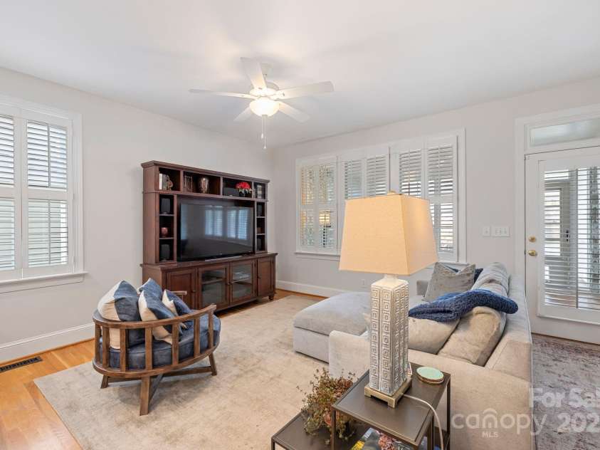 2306 Club Road, Charlotte, NC 28205.  MLS# CAR4250030, YatesRealty ID 13319. 