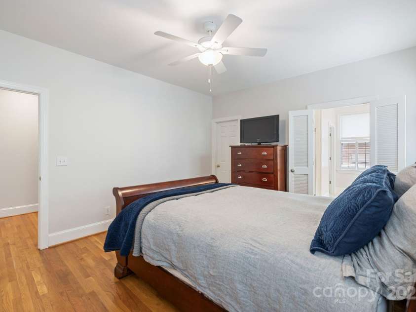 2306 Club Road, Charlotte, NC 28205.  MLS# CAR4250030, YatesRealty ID 13319. 