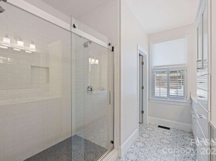 2306 Club Road, Charlotte, NC 28205.  MLS# CAR4250030, YatesRealty ID 13319. 