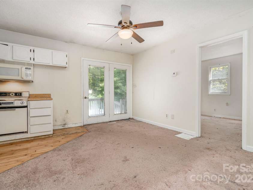 15133 Torrence Branch Road, Charlotte, NC 28278.  MLS# CAR4299900, YatesRealty ID 1332. 