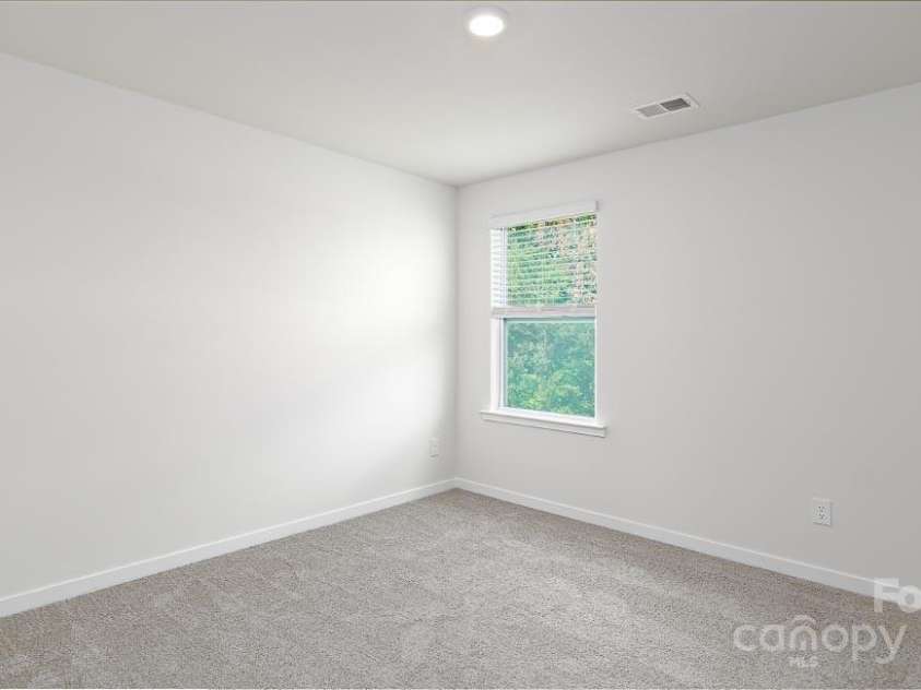 327 Brinkley Drive, Kings Mountain, NC 28086.  MLS# CAR4225582, YatesRealty ID 13321. 