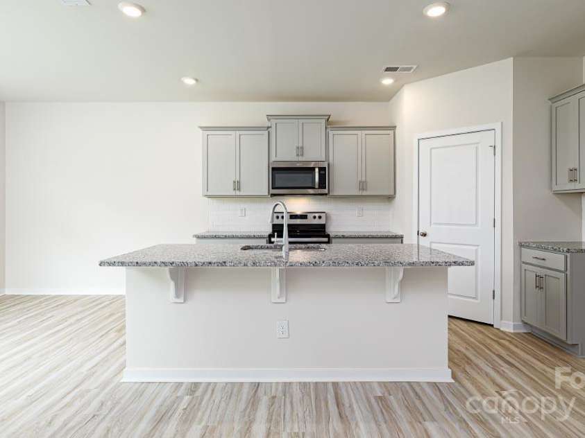 327 Brinkley Drive, Kings Mountain, NC 28086.  MLS# CAR4225582, YatesRealty ID 13321. 