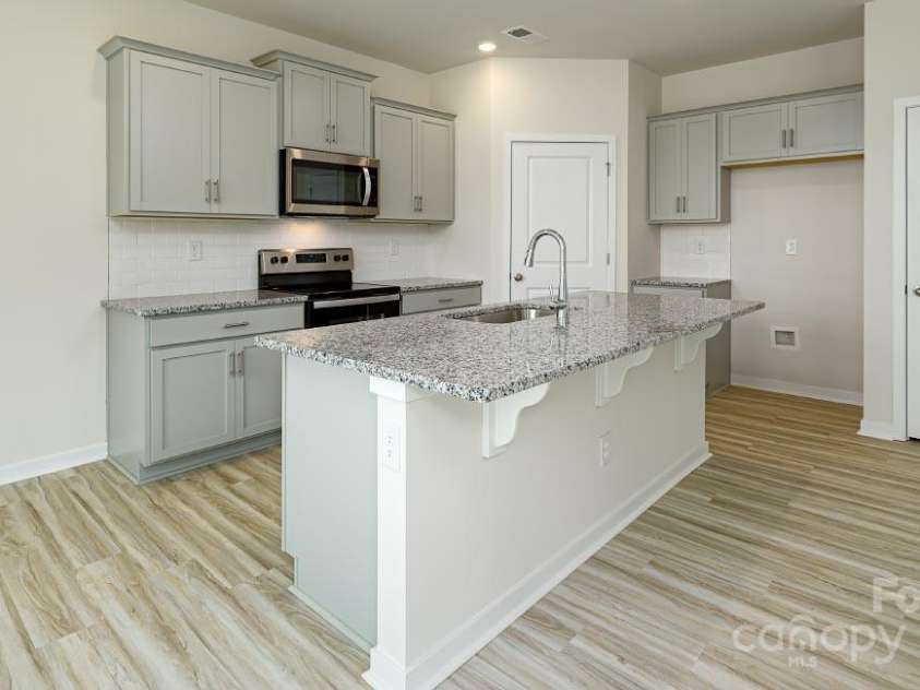 327 Brinkley Drive, Kings Mountain, NC 28086.  MLS# CAR4225582, YatesRealty ID 13321. 