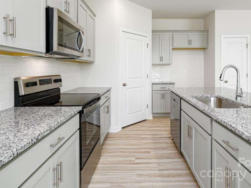 327 Brinkley Drive, Kings Mountain, NC 28086.  MLS# CAR4225582, YatesRealty ID 13321. 