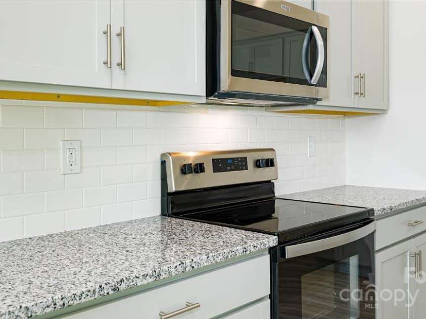 327 Brinkley Drive, Kings Mountain, NC 28086.  MLS# CAR4225582, YatesRealty ID 13321. 