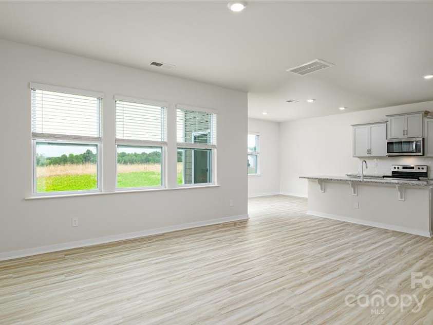 327 Brinkley Drive, Kings Mountain, NC 28086.  MLS# CAR4225582, YatesRealty ID 13321. 