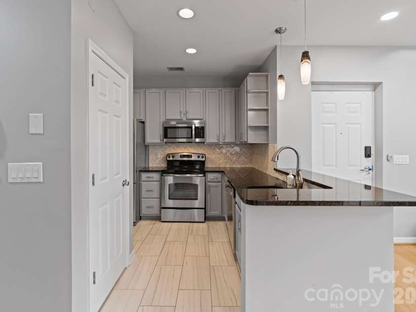 3623 Warp Street, Charlotte, NC 28205.  MLS# CAR4340962, YatesRealty ID 13321. 