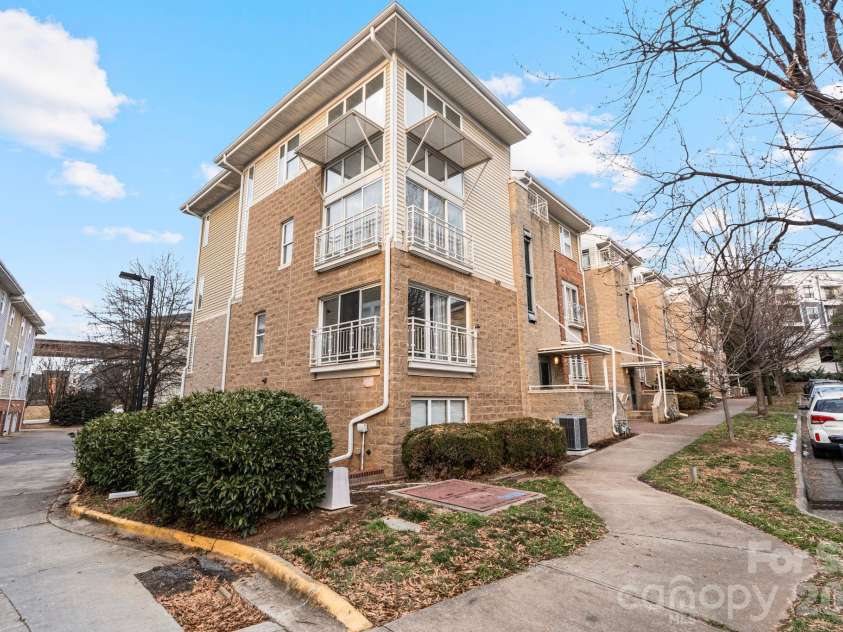3623 Warp Street, Charlotte, NC 28205.  MLS# CAR4340962, YatesRealty ID 13321. 