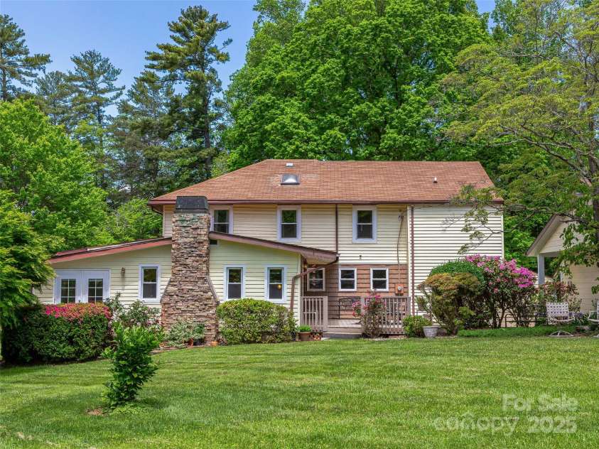 98 Ducker Road, Arden, NC 28704.  MLS# CAR4256963, YatesRealty ID 13322. 