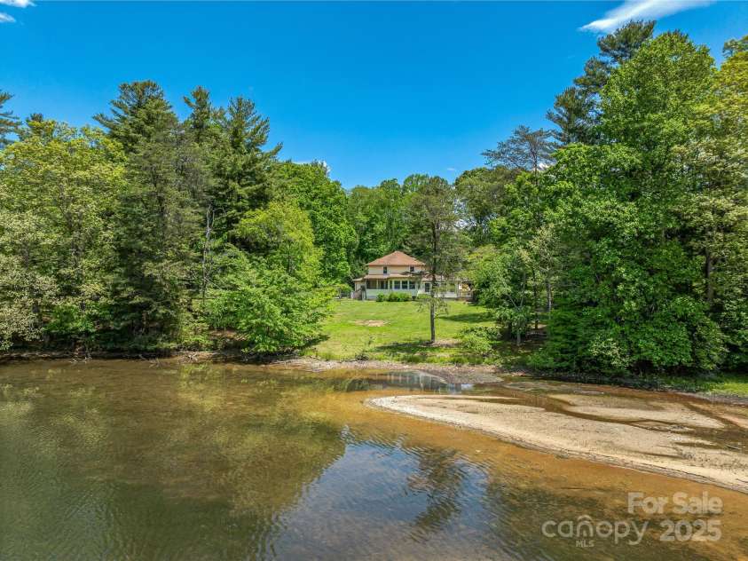 98 Ducker Road, Arden, NC 28704.  MLS# CAR4256963, YatesRealty ID 13322. 