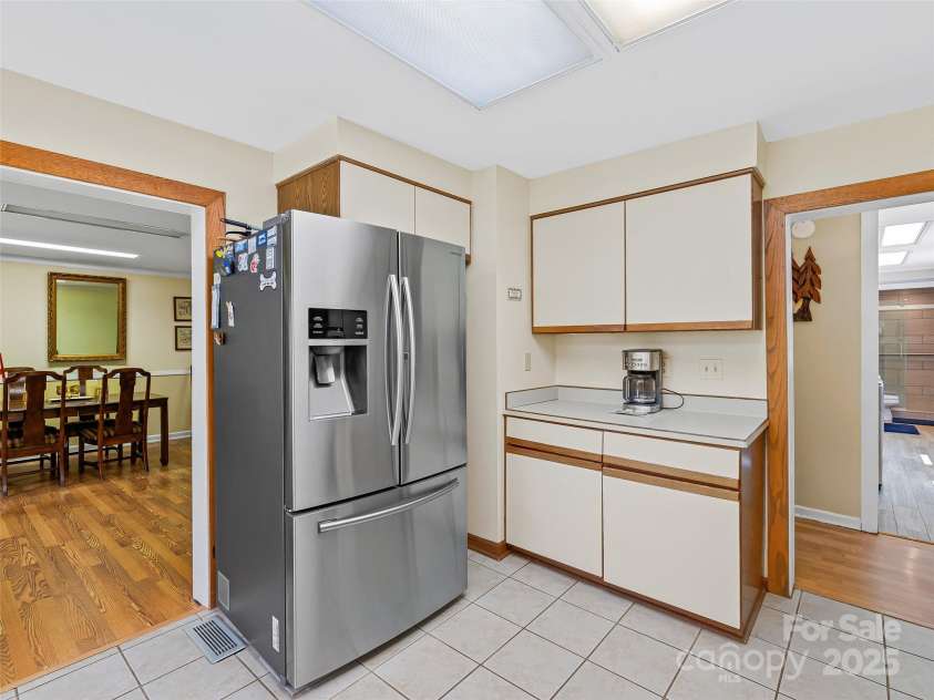 98 Ducker Road, Arden, NC 28704.  MLS# CAR4256963, YatesRealty ID 13322. 