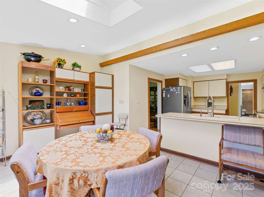 98 Ducker Road, Arden, NC 28704.  MLS# CAR4256963, YatesRealty ID 13322. 