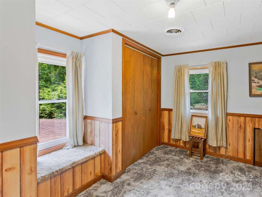 98 Ducker Road, Arden, NC 28704.  MLS# CAR4256963, YatesRealty ID 13322. 
