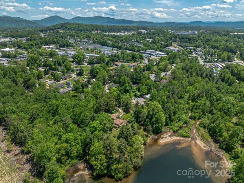 98 Ducker Road, Arden, NC 28704.  MLS# CAR4256963, YatesRealty ID 13322. 