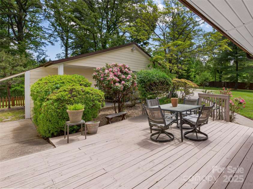 98 Ducker Road, Arden, NC 28704.  MLS# CAR4256963, YatesRealty ID 13322. 
