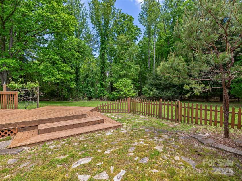 98 Ducker Road, Arden, NC 28704.  MLS# CAR4256963, YatesRealty ID 13322. 