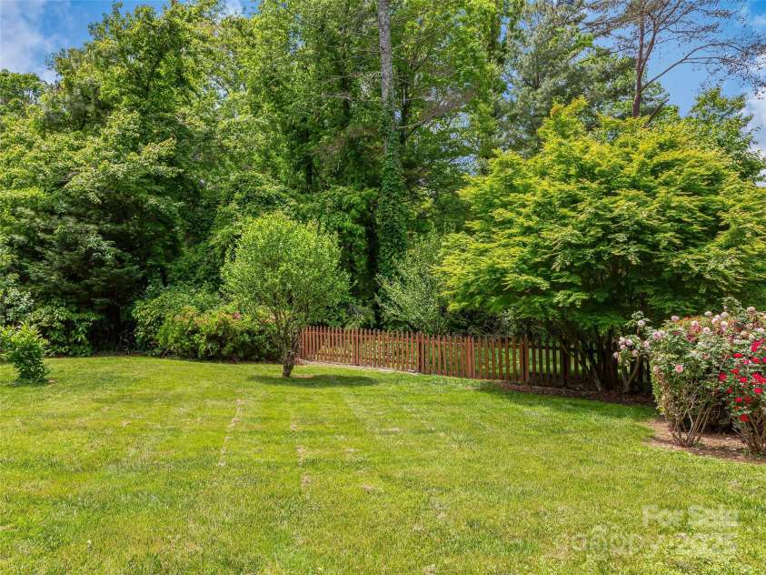 98 Ducker Road, Arden, NC 28704.  MLS# CAR4256963, YatesRealty ID 13322. 