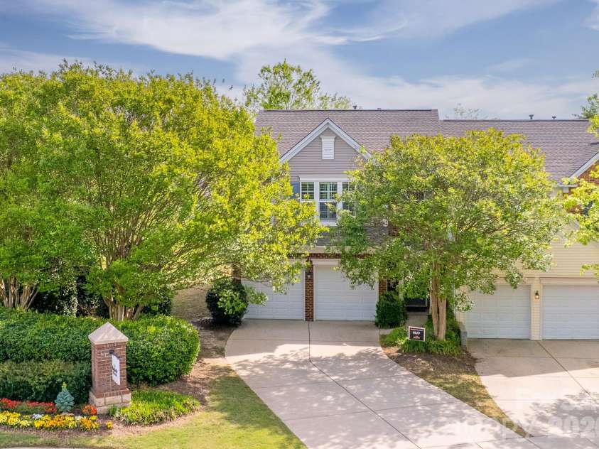 9805 Carson Whitley Avenue, Charlotte, NC 28277.  MLS# CAR4368268, YatesRealty ID 13322. 