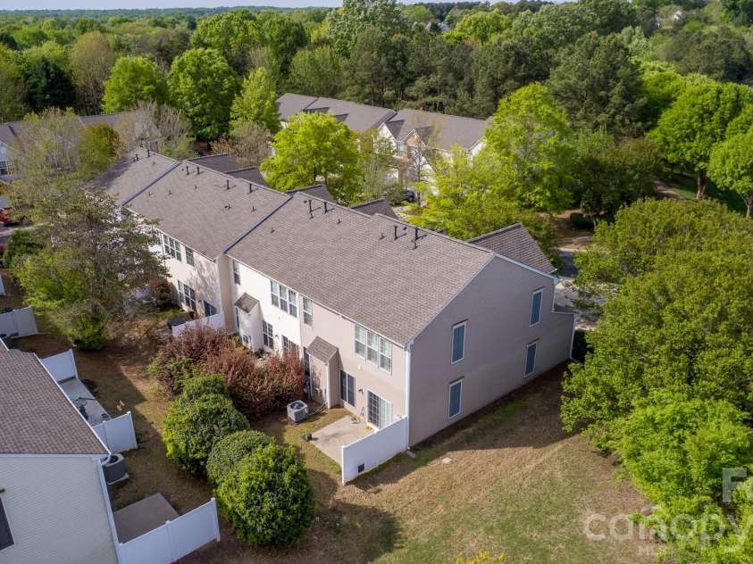 9805 Carson Whitley Avenue, Charlotte, NC 28277.  MLS# CAR4368268, YatesRealty ID 13322. 