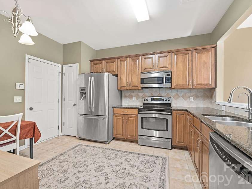 9805 Carson Whitley Avenue, Charlotte, NC 28277.  MLS# CAR4368268, YatesRealty ID 13322. 