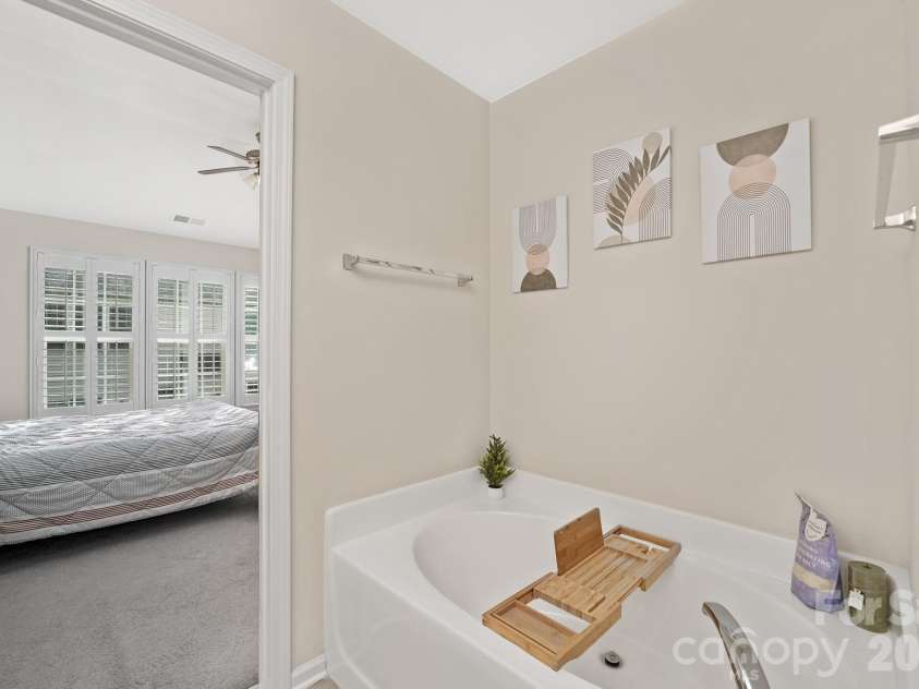 9805 Carson Whitley Avenue, Charlotte, NC 28277.  MLS# CAR4368268, YatesRealty ID 13322. 