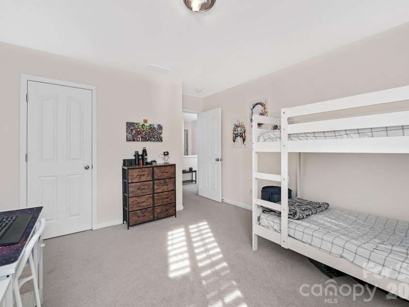 9805 Carson Whitley Avenue, Charlotte, NC 28277.  MLS# CAR4368268, YatesRealty ID 13322. 