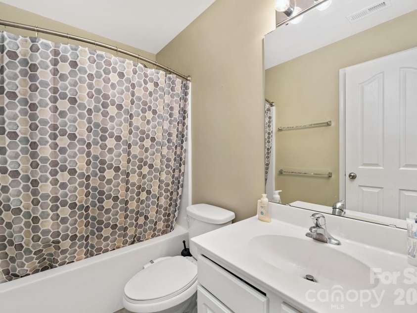 9805 Carson Whitley Avenue, Charlotte, NC 28277.  MLS# CAR4368268, YatesRealty ID 13322. 
