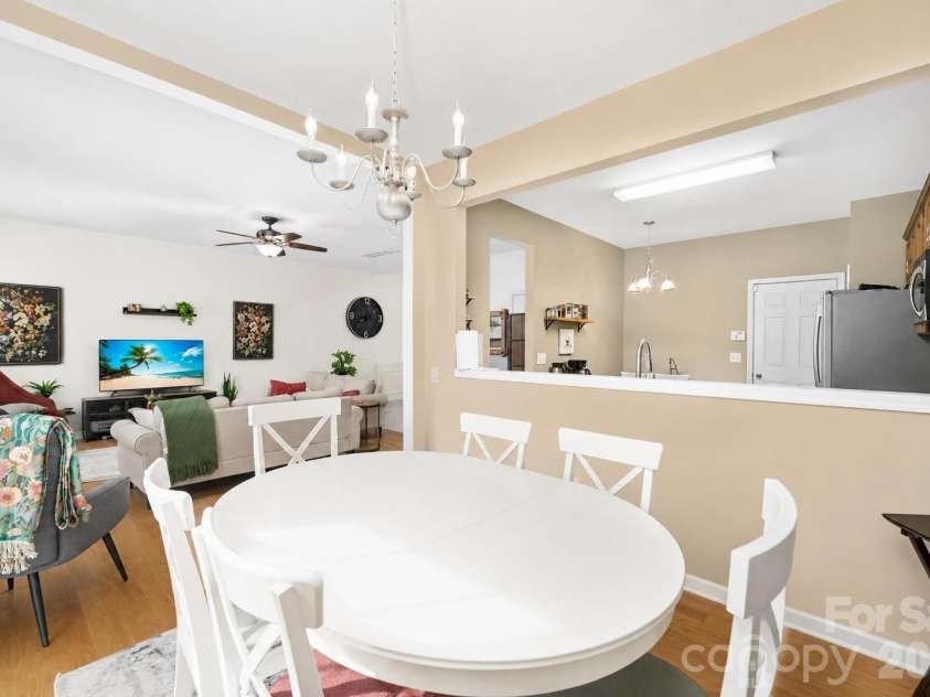 9805 Carson Whitley Avenue, Charlotte, NC 28277.  MLS# CAR4368268, YatesRealty ID 13322. 