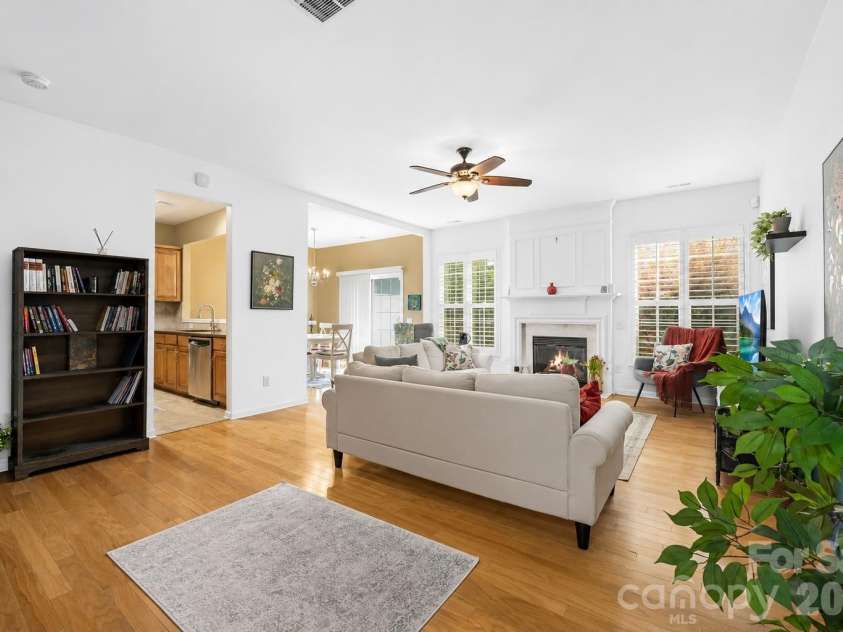 9805 Carson Whitley Avenue, Charlotte, NC 28277.  MLS# CAR4368268, YatesRealty ID 13322. 