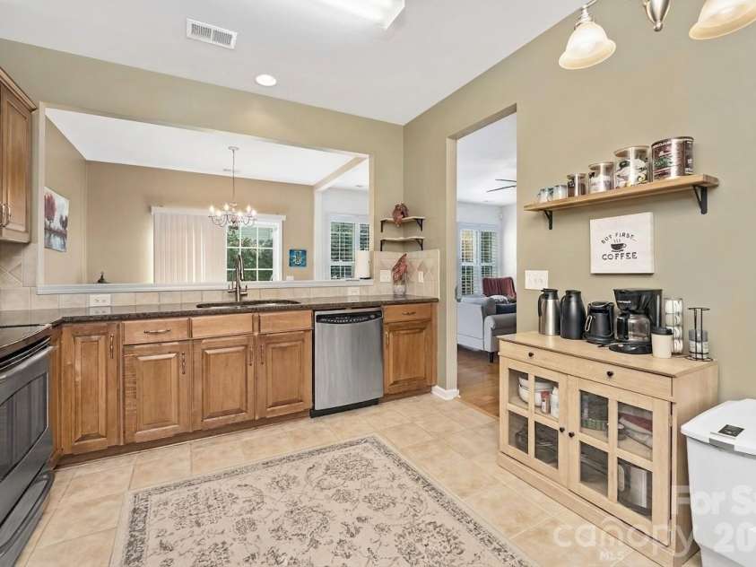 9805 Carson Whitley Avenue, Charlotte, NC 28277.  MLS# CAR4368268, YatesRealty ID 13322. 
