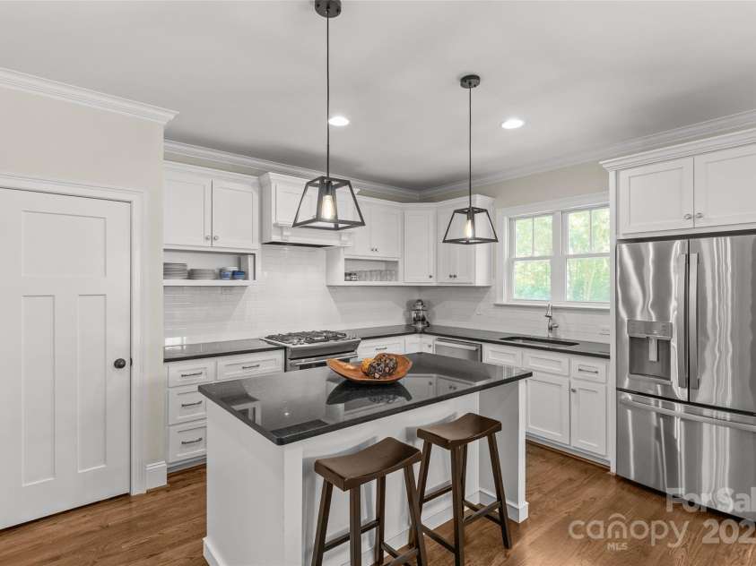 1241 Rollins Avenue, Charlotte, NC 28205.  MLS# CAR4257821, YatesRealty ID 13323. 