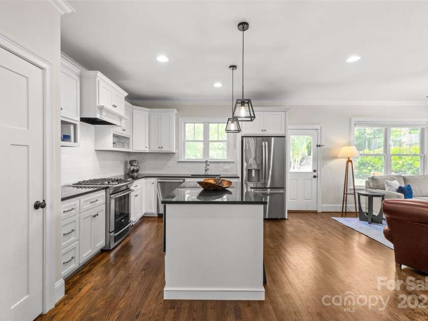 1241 Rollins Avenue, Charlotte, NC 28205.  MLS# CAR4257821, YatesRealty ID 13323. 