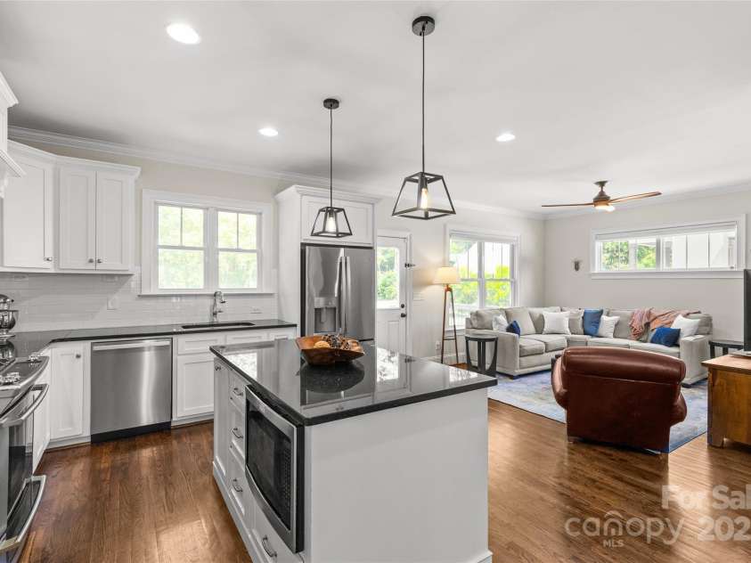 1241 Rollins Avenue, Charlotte, NC 28205.  MLS# CAR4257821, YatesRealty ID 13323. 