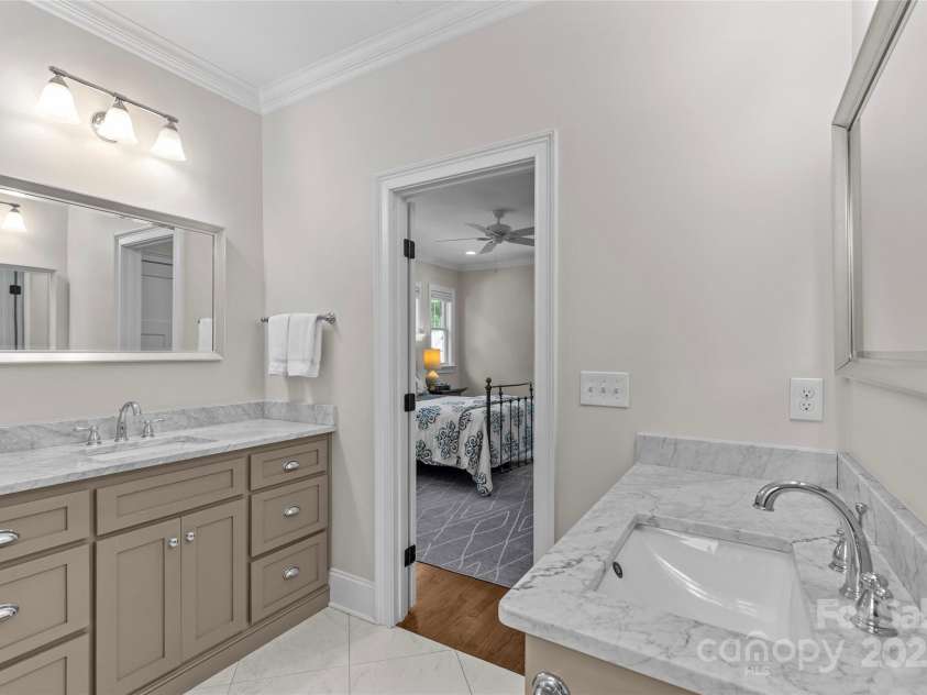 1241 Rollins Avenue, Charlotte, NC 28205.  MLS# CAR4257821, YatesRealty ID 13323. 