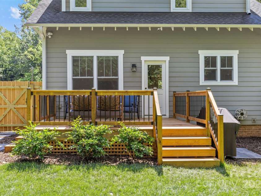 1241 Rollins Avenue, Charlotte, NC 28205.  MLS# CAR4257821, YatesRealty ID 13323. 