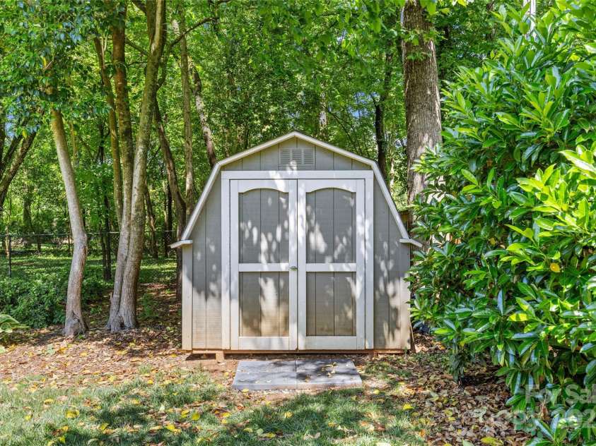 1241 Rollins Avenue, Charlotte, NC 28205.  MLS# CAR4257821, YatesRealty ID 13323. 