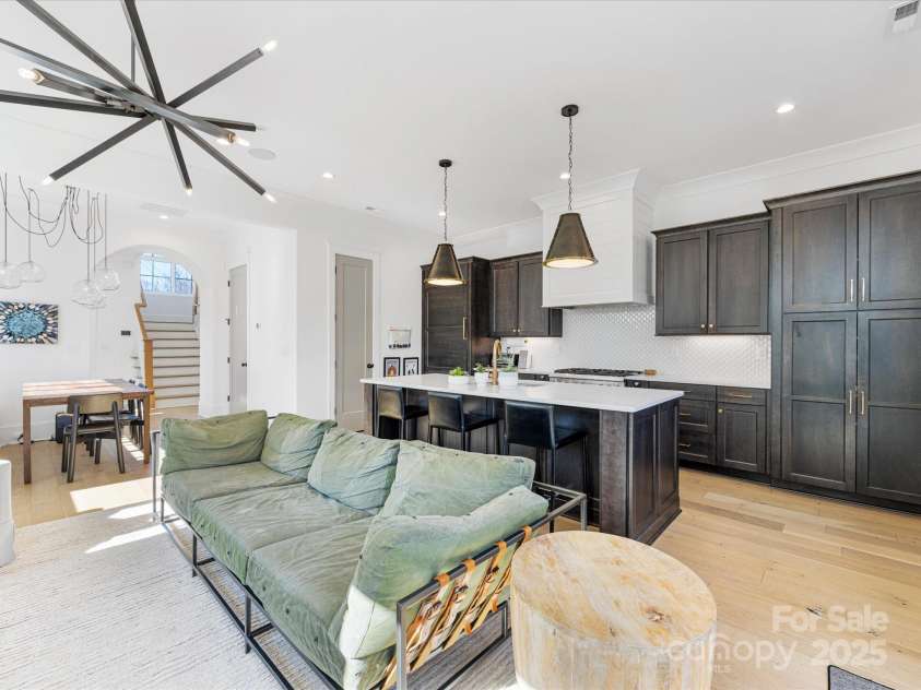 633 Mattie Rose Lane, Charlotte, NC 28204.  MLS# CAR4219864, YatesRealty ID 13325. 