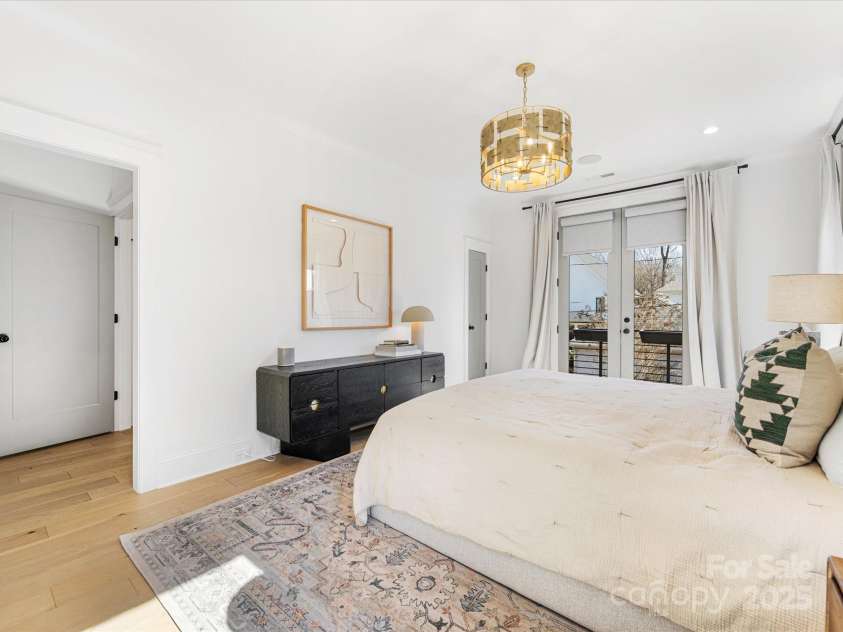 633 Mattie Rose Lane, Charlotte, NC 28204.  MLS# CAR4219864, YatesRealty ID 13325. 