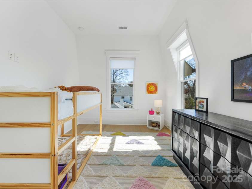 633 Mattie Rose Lane, Charlotte, NC 28204.  MLS# CAR4219864, YatesRealty ID 13325. 