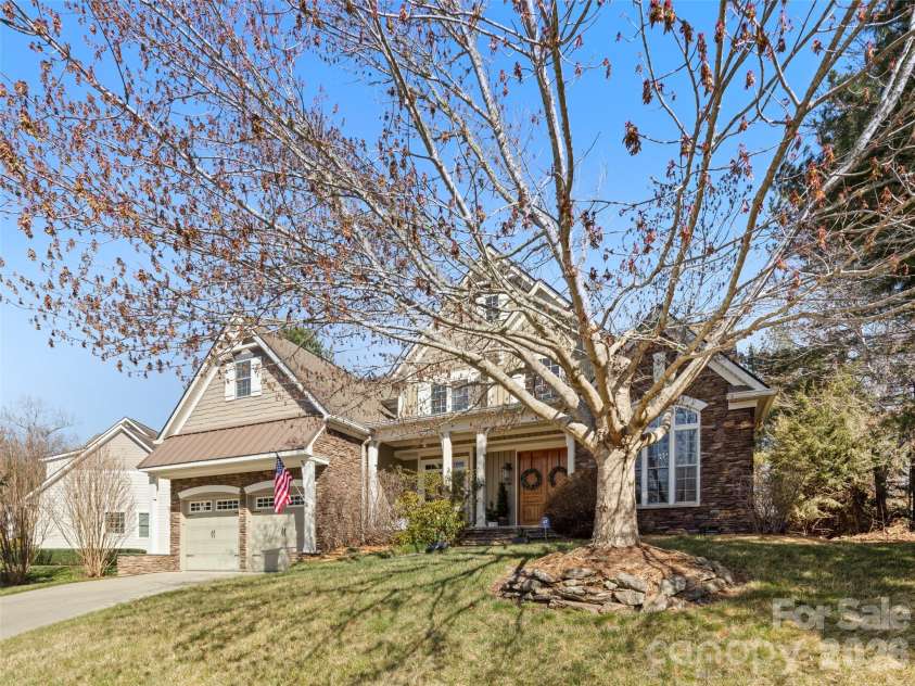 47 Ledgestone Drive, Fairview, NC 28730.  MLS# CAR4359435, YatesRealty ID 13326. 