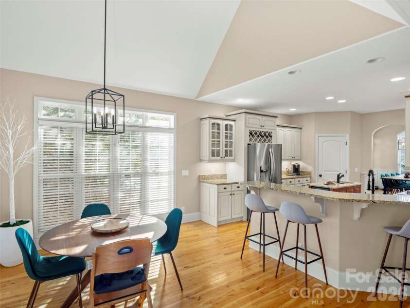 47 Ledgestone Drive, Fairview, NC 28730.  MLS# CAR4359435, YatesRealty ID 13326. 