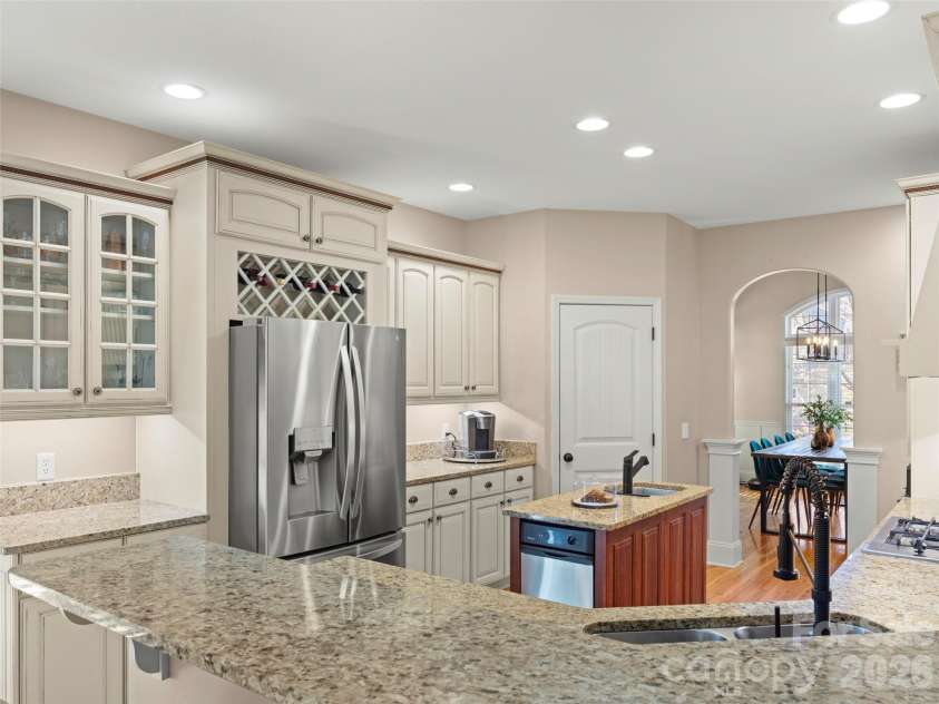 47 Ledgestone Drive, Fairview, NC 28730.  MLS# CAR4359435, YatesRealty ID 13326. 