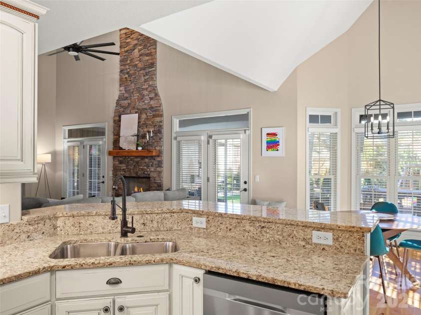 47 Ledgestone Drive, Fairview, NC 28730.  MLS# CAR4359435, YatesRealty ID 13326. 